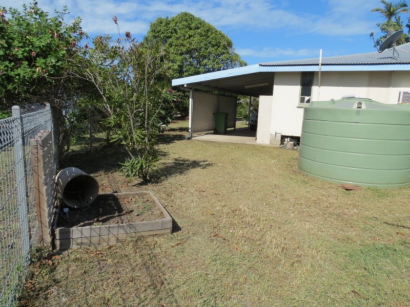 2/25 Tracey Street, Bowen QLD 4805