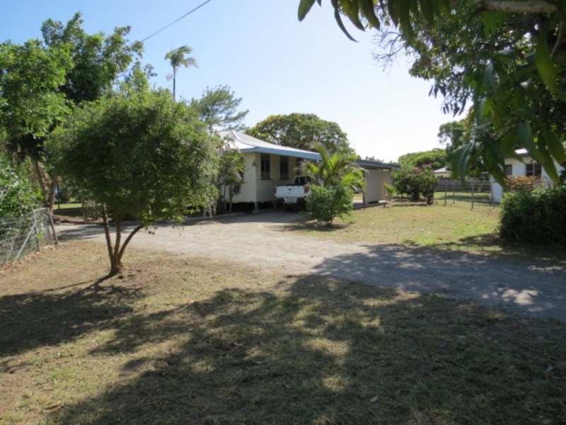 2/25 Tracey Street, Bowen QLD 4805