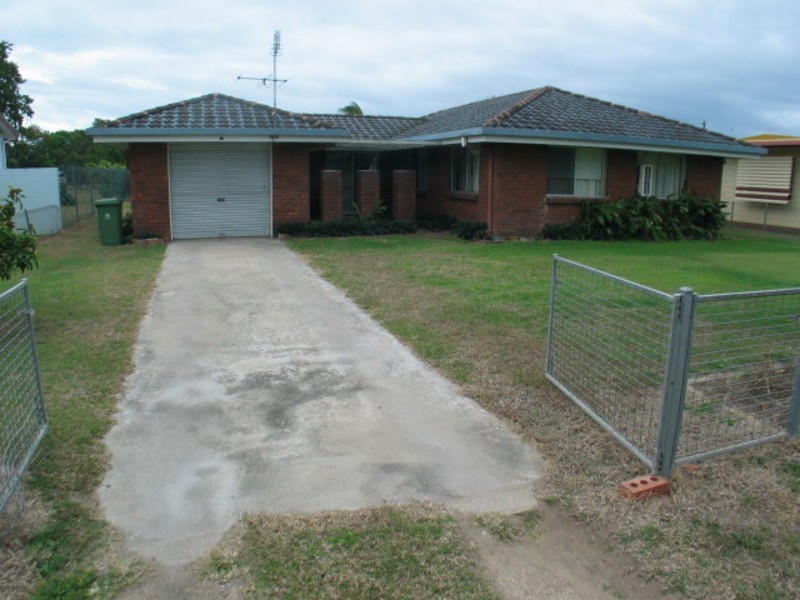 4 Robe Street, Bowen QLD 4805