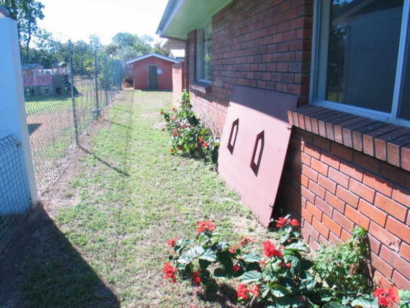 4 Robe Street, Bowen QLD 4805