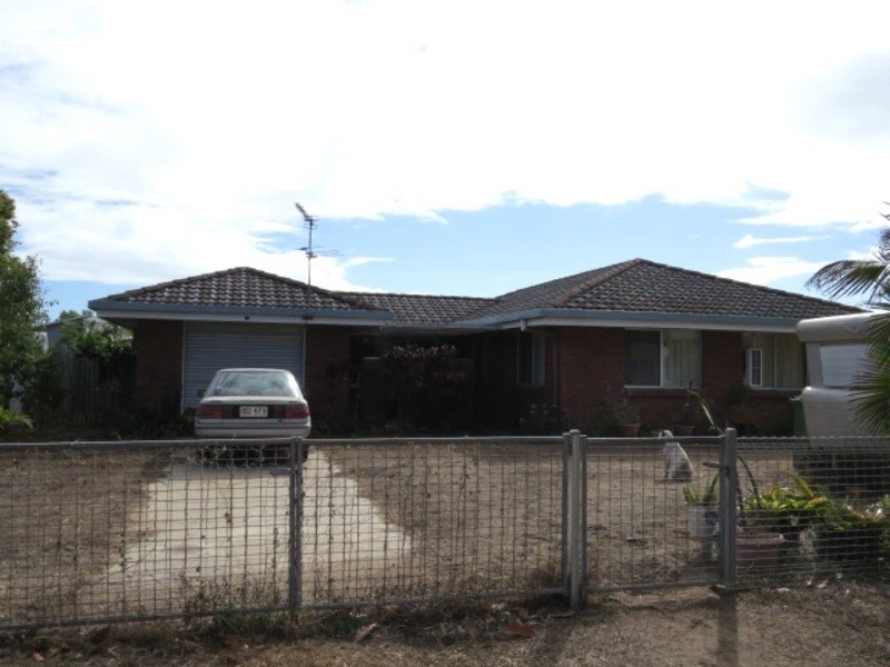 4 Robe Street, Bowen QLD 4805
