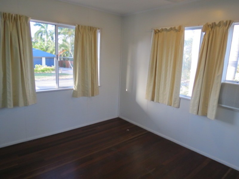 15 Mackenzie Street, Bowen QLD 4805