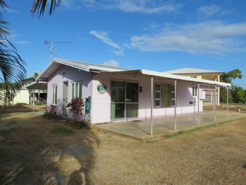 71 Whyte Avenue, Bowen QLD 4805