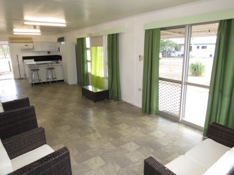 71 Whyte Avenue, Bowen QLD 4805