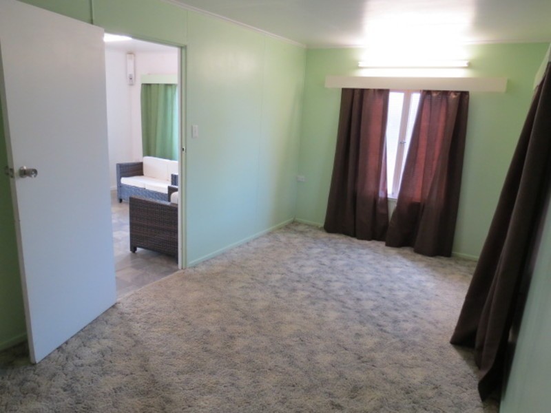 71 Whyte Avenue, Bowen QLD 4805