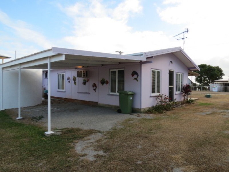 71 Whyte Avenue, Bowen QLD 4805