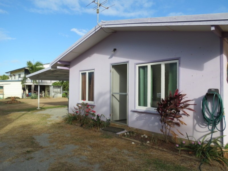 71 Whyte Avenue, Bowen QLD 4805