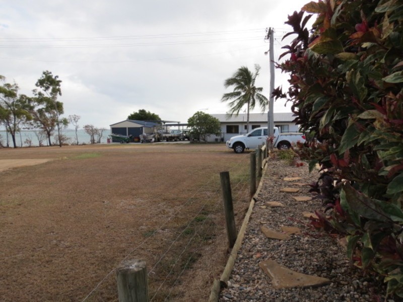 71 Whyte Avenue, Bowen QLD 4805