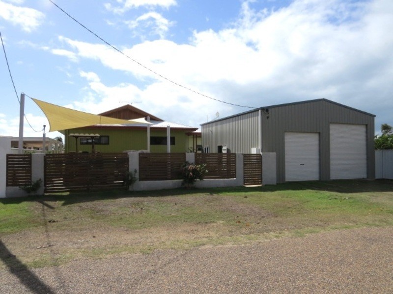 42 Whyte Avenue, Bowen QLD 4805