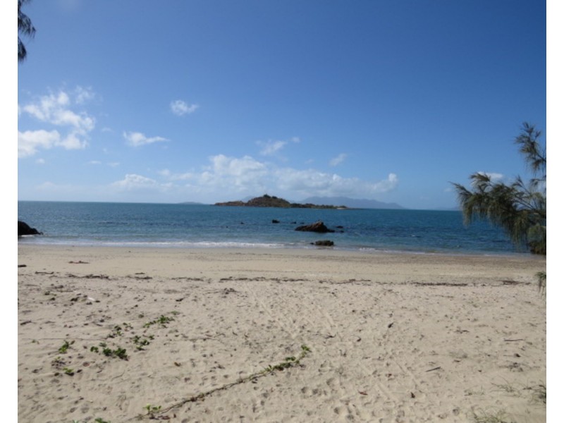 7 Elphinstone Street, Bowen QLD 4805