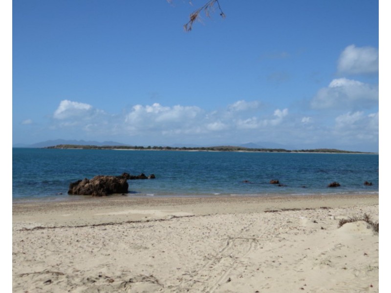 7 Elphinstone Street, Bowen QLD 4805