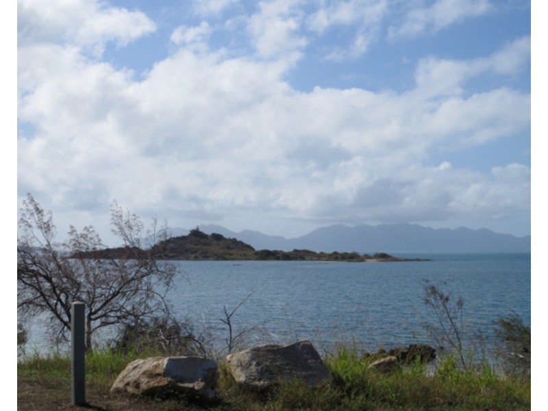 7 Elphinstone Street, Bowen QLD 4805