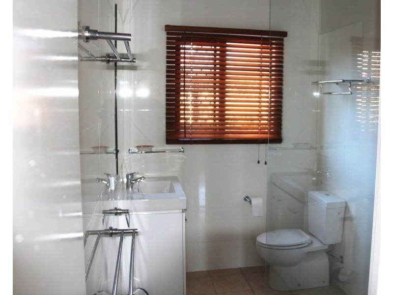16 Field Street, Bowen QLD 4805