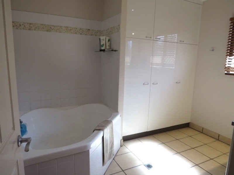 11 Kirkpatrick Court, Bowen QLD 4805