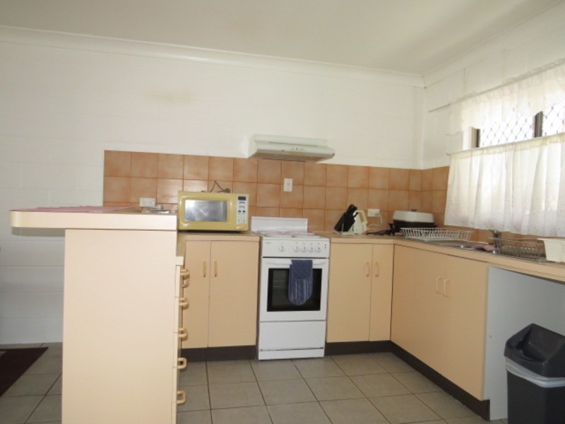 2/12 Poinciana Drive, Bowen QLD 4805