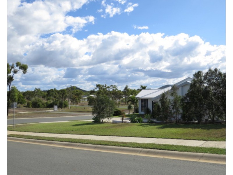 5 Fairway Drive, Bowen QLD 4805