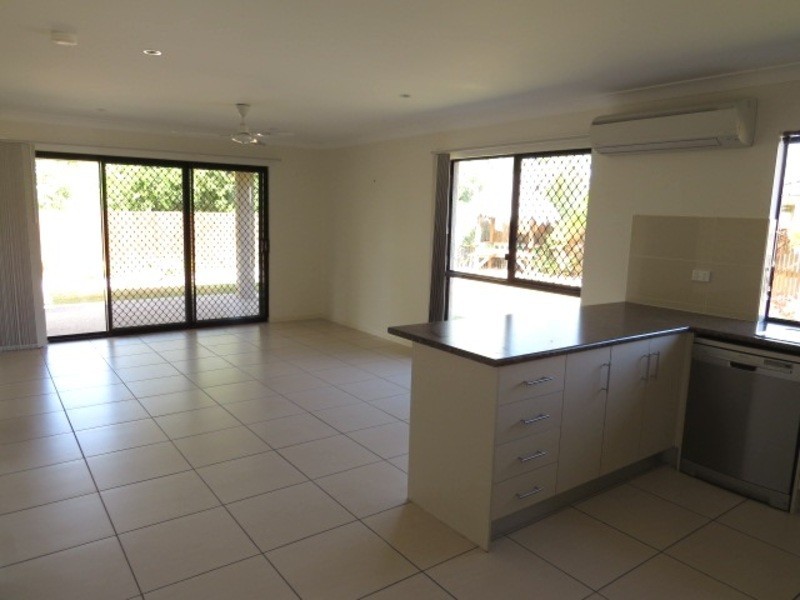 2/23 Tea Tree Close, Bowen QLD 4805