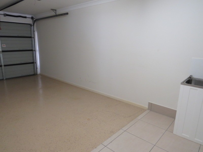 2/23 Tea Tree Close, Bowen QLD 4805