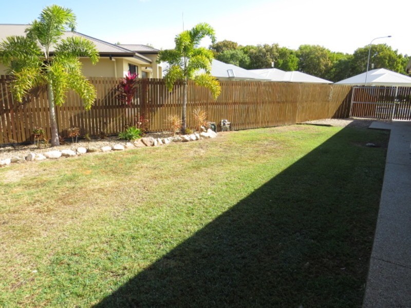 2/23 Tea Tree Close, Bowen QLD 4805