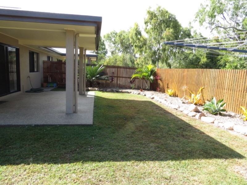 2/23 Tea Tree Close, Bowen QLD 4805