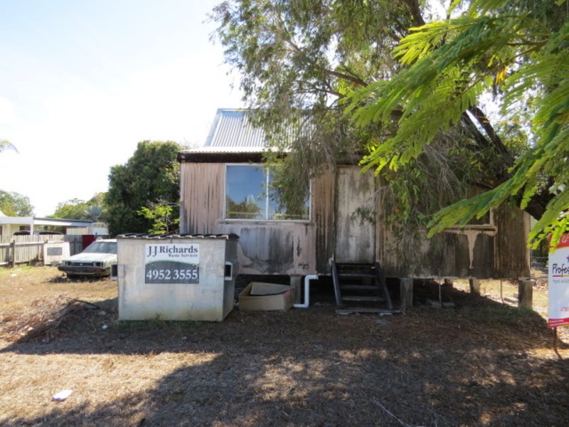 42 Matthews Street, Bowen QLD 4805