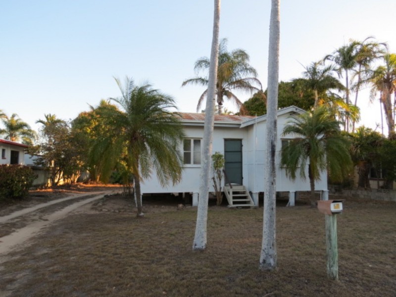 39 Field Street, Bowen QLD 4805