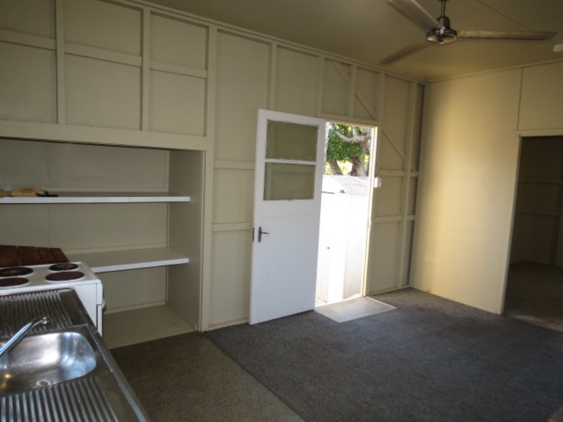 39 Field Street, Bowen QLD 4805