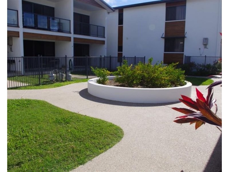 2/74a Powell Street, Bowen QLD 4805