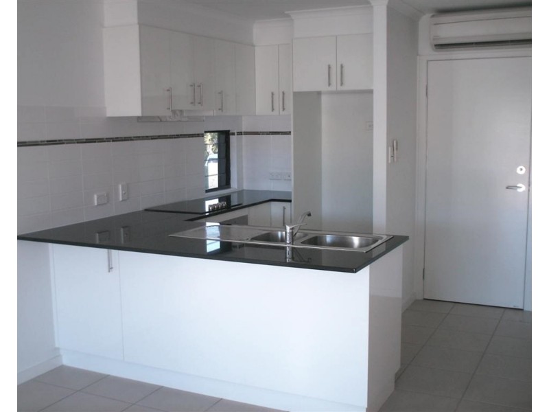 2/74a Powell Street, Bowen QLD 4805