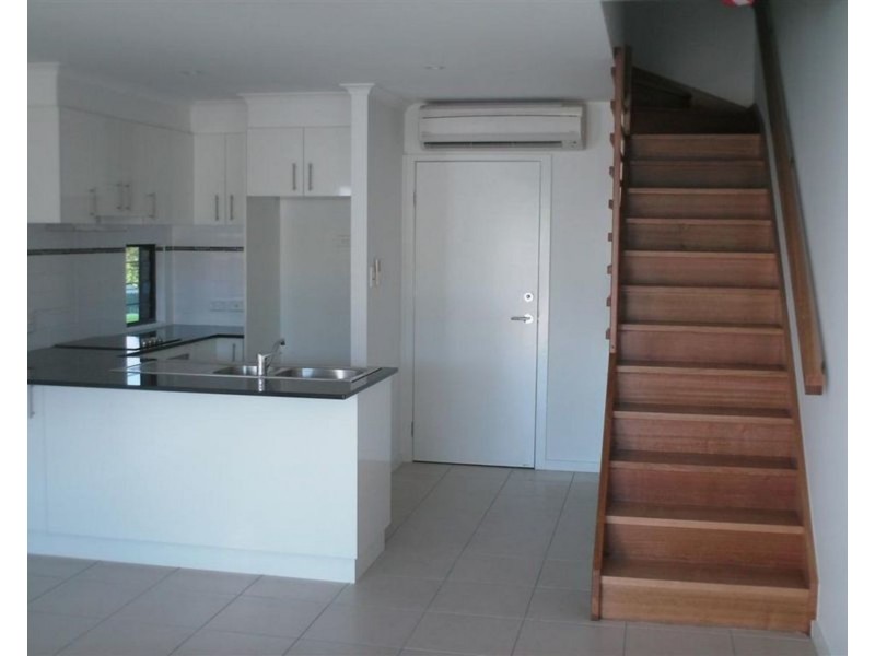 2/74a Powell Street, Bowen QLD 4805