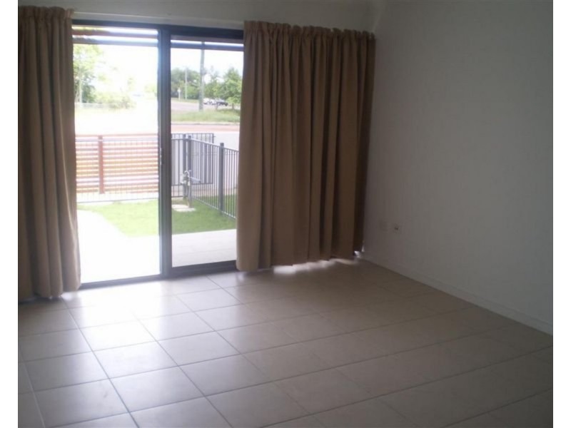 2/74a Powell Street, Bowen QLD 4805