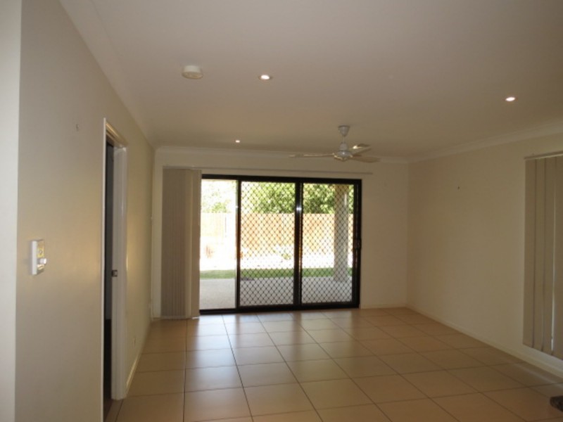 2/23 Tea Tree Close, Bowen QLD 4805