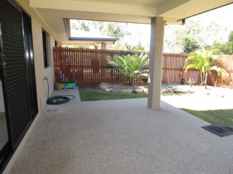 2/23 Tea Tree Close, Bowen QLD 4805