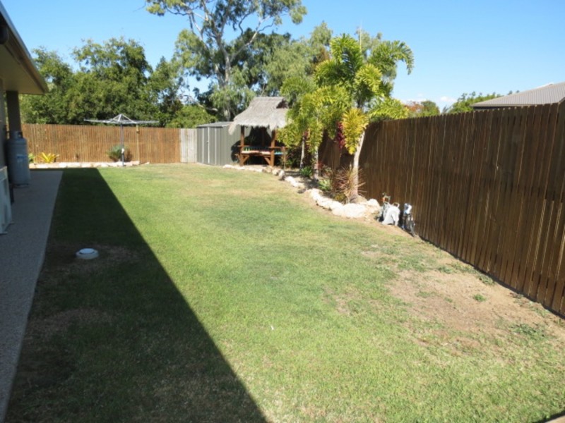 2/23 Tea Tree Close, Bowen QLD 4805