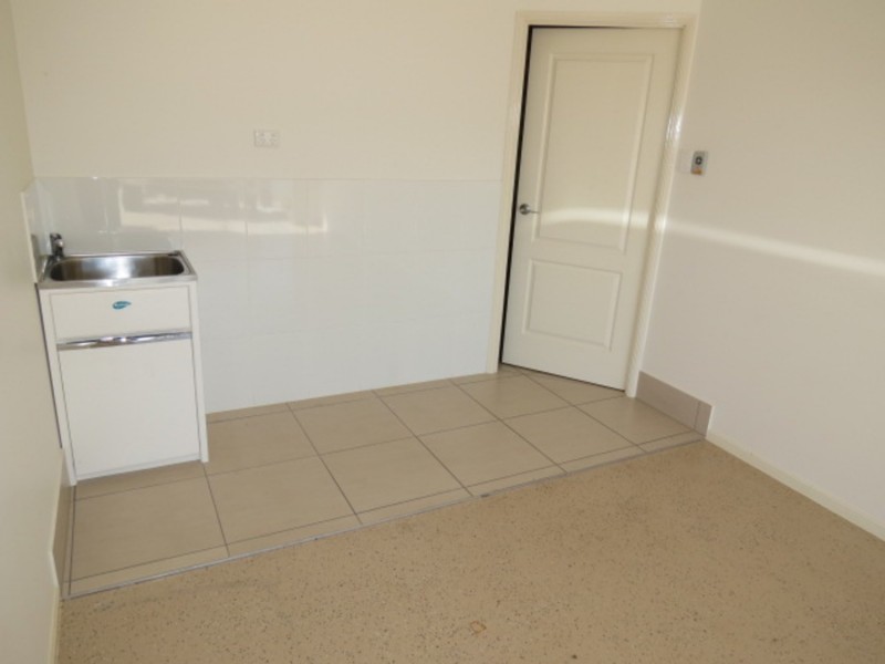 2/23 Tea Tree Close, Bowen QLD 4805