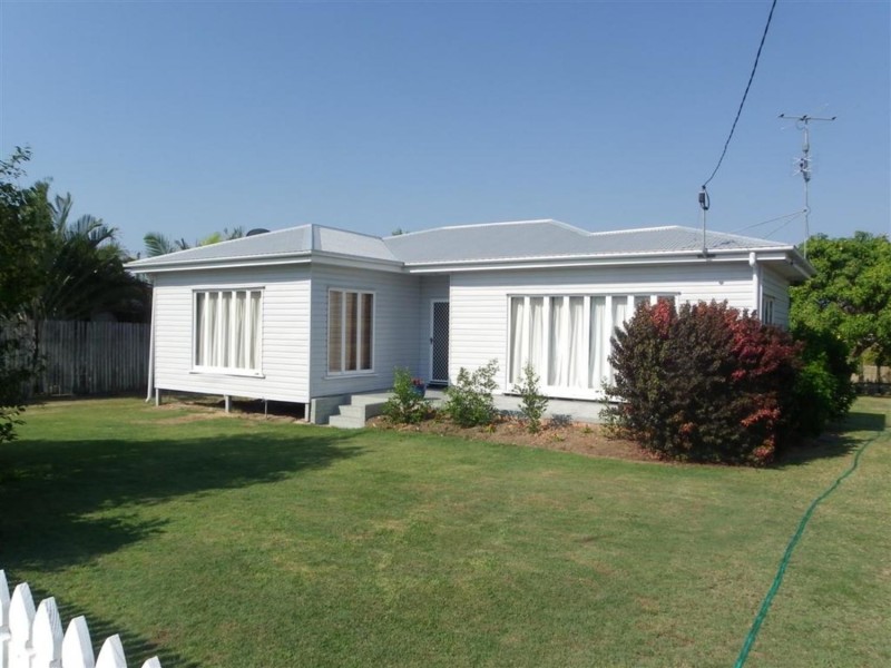 12 Korah Street, Bowen QLD 4805