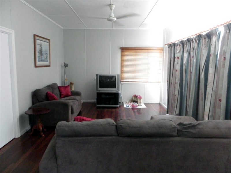 12 Korah Street, Bowen QLD 4805