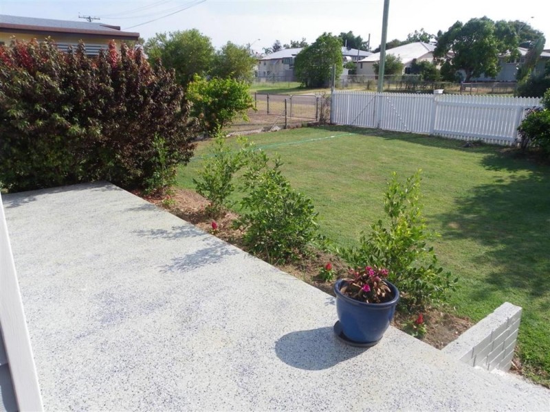 12 Korah Street, Bowen QLD 4805