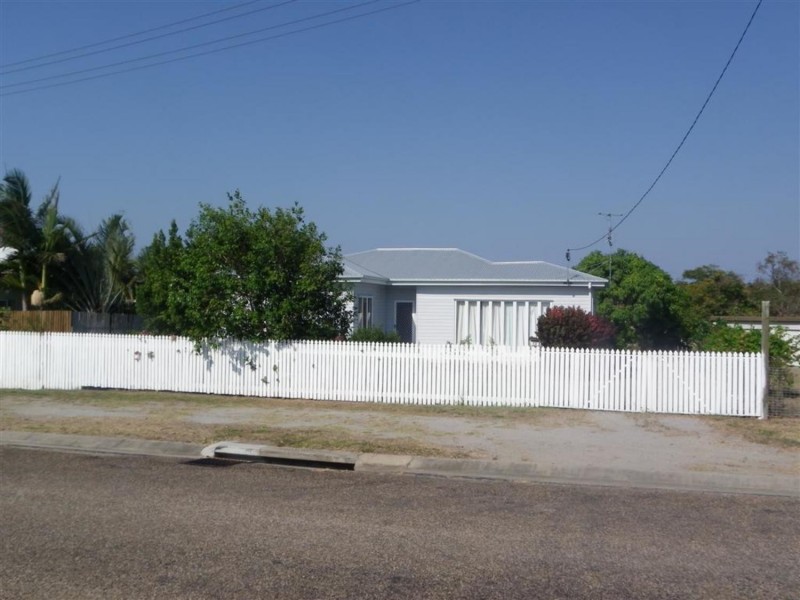 12 Korah Street, Bowen QLD 4805