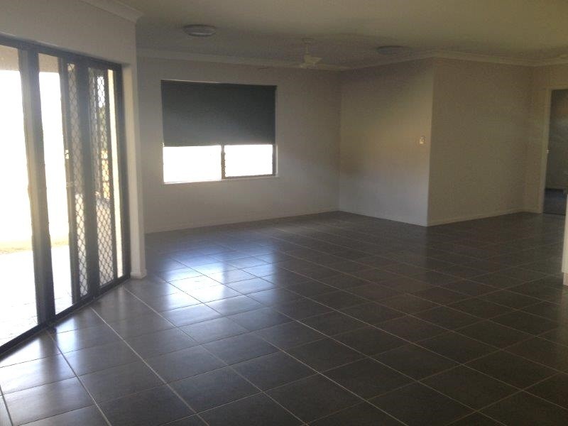 2 Seacove Crescent, Bowen QLD 4805