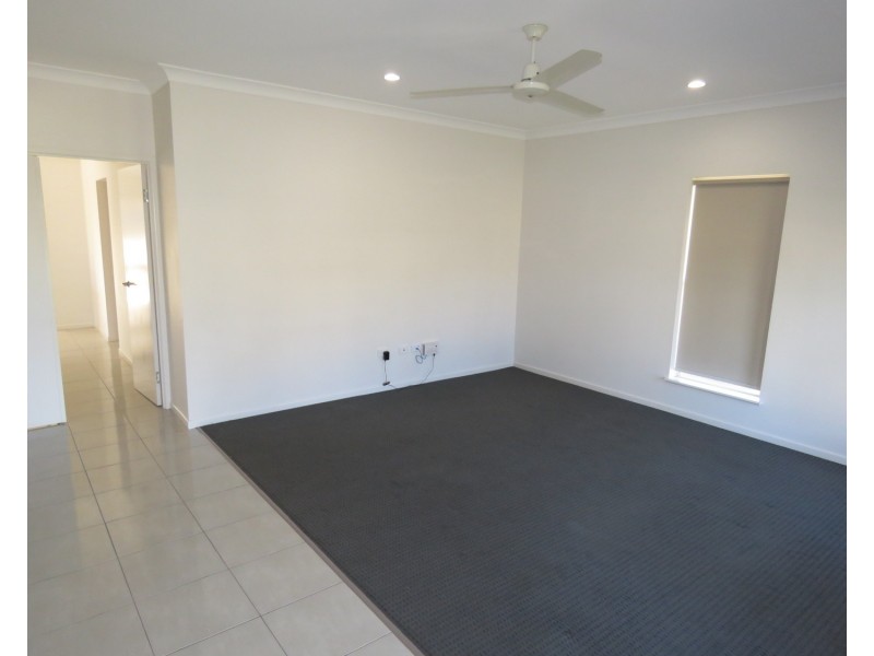 33 Seabreeze Crescent, Bowen QLD 4805