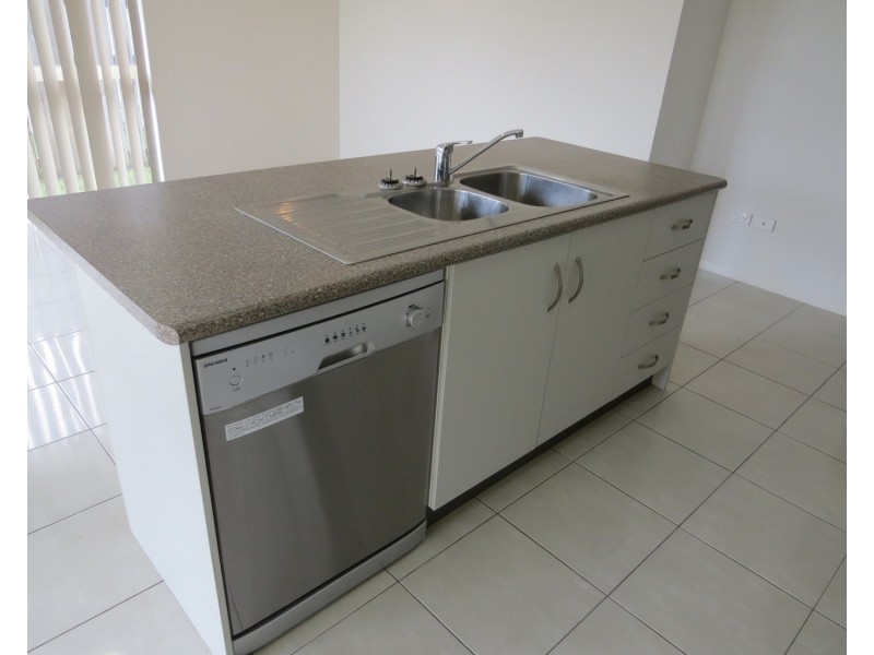 33 Seabreeze Crescent, Bowen QLD 4805