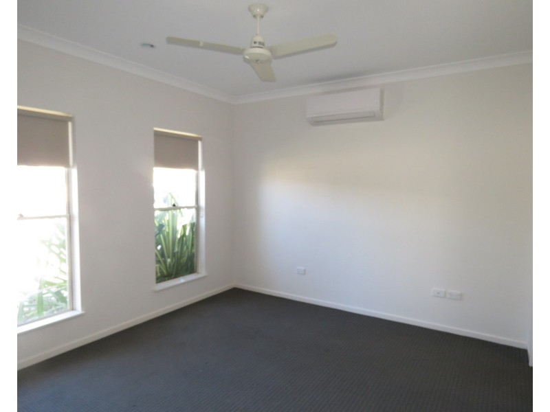 33 Seabreeze Crescent, Bowen QLD 4805