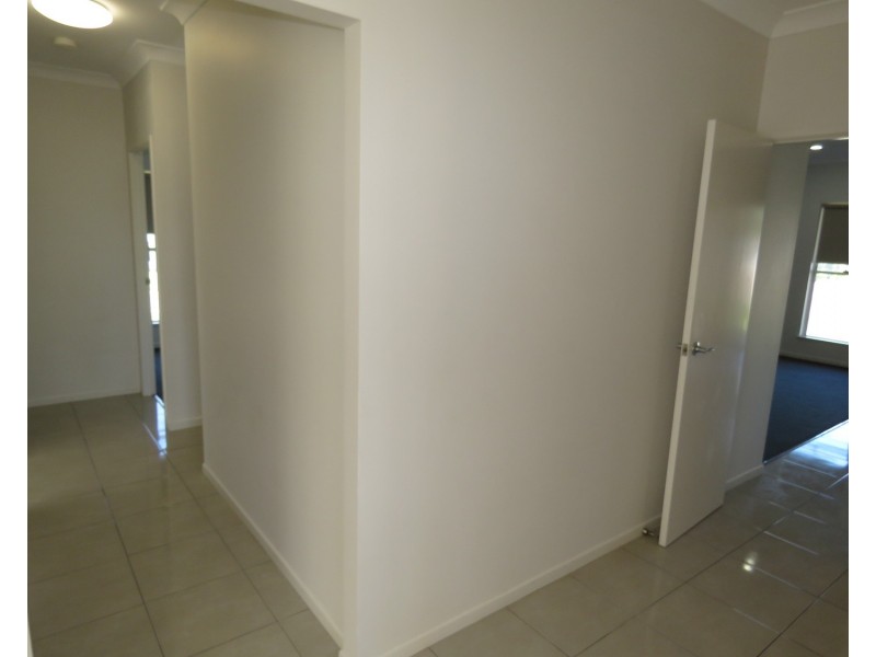 33 Seabreeze Crescent, Bowen QLD 4805