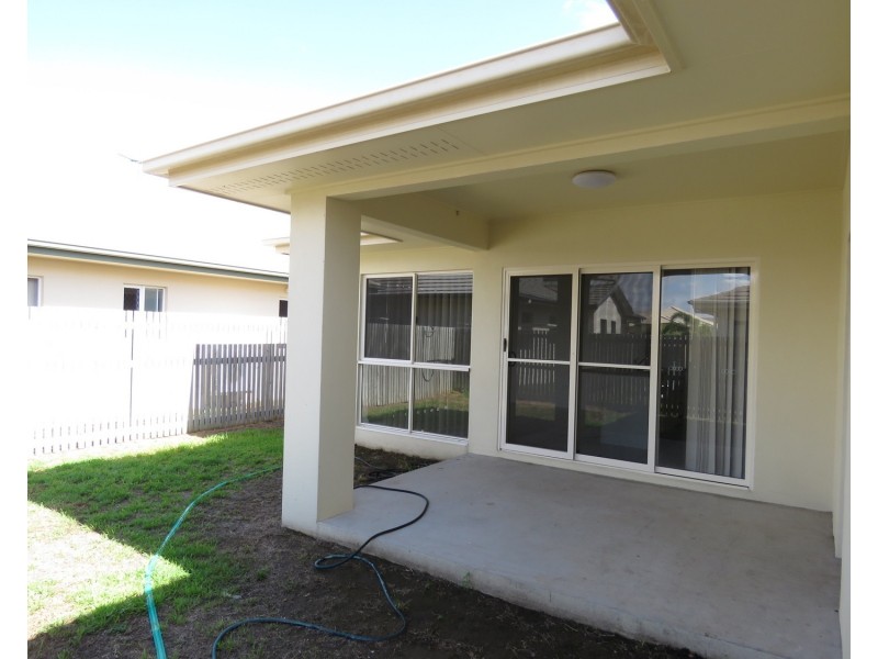 33 Seabreeze Crescent, Bowen QLD 4805