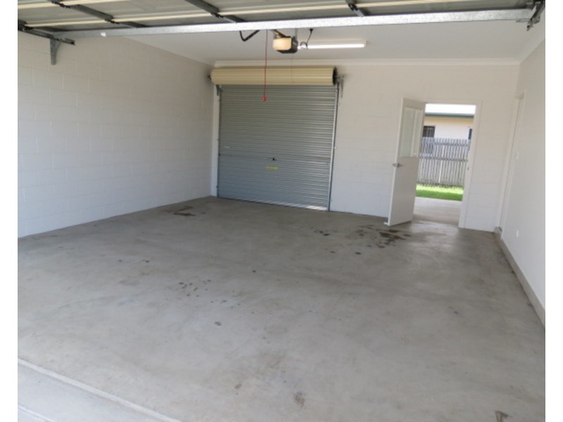 33 Seabreeze Crescent, Bowen QLD 4805