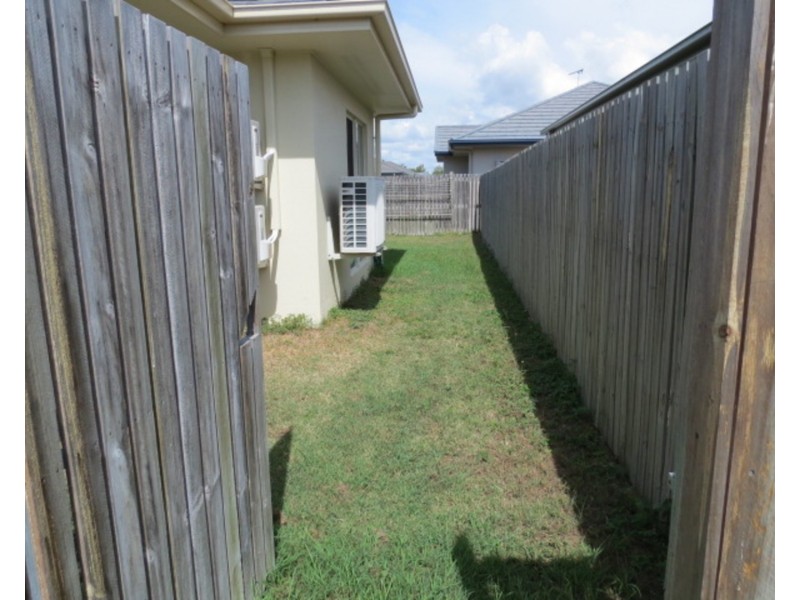33 Seabreeze Crescent, Bowen QLD 4805