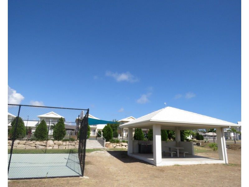 33 Seabreeze Crescent, Bowen QLD 4805