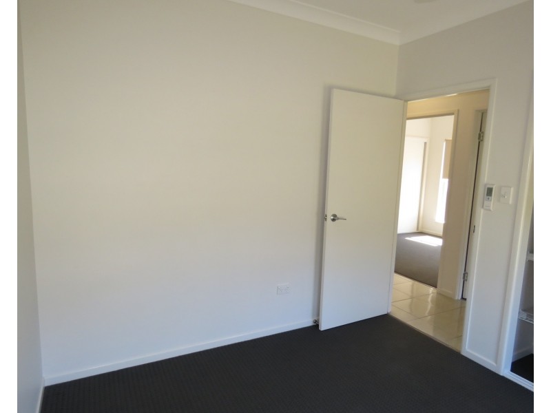 33 Seabreeze Crescent, Bowen QLD 4805