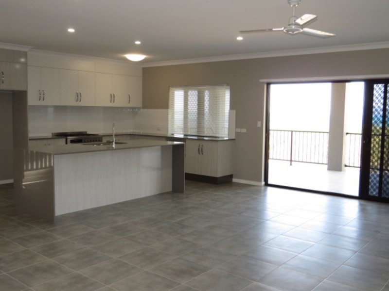 20 Grandview Terrace, Bowen QLD 4805